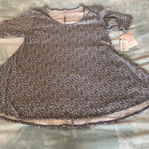 XS Lularoe Perfect T